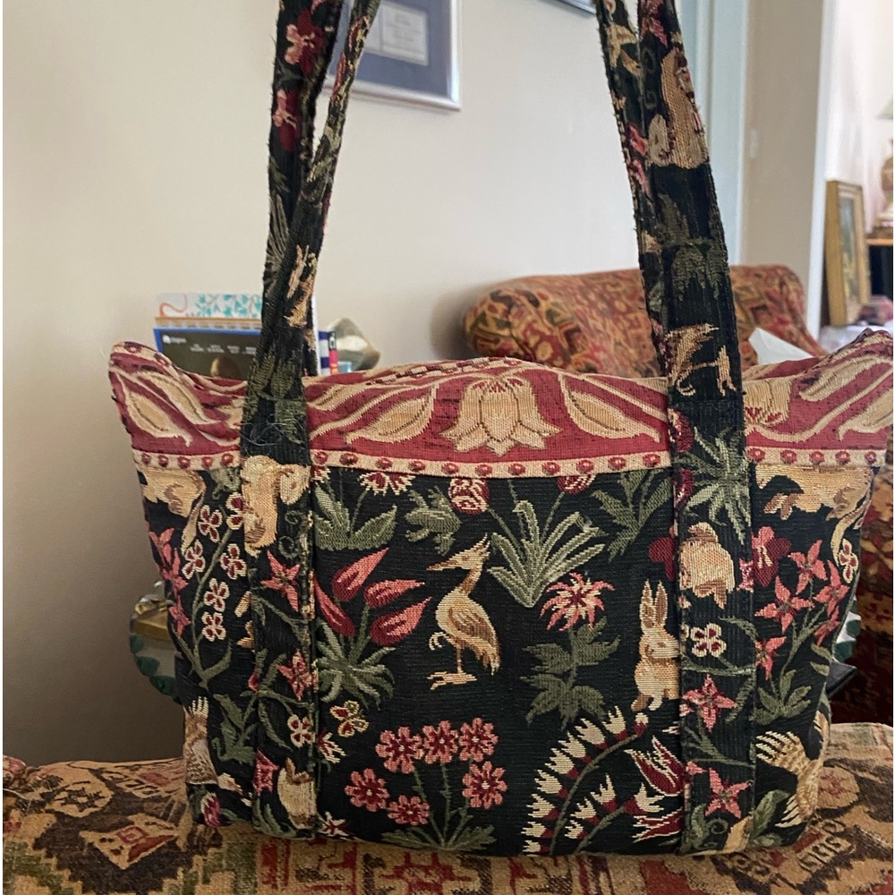 Embroidered style over the shoulder handle zip bag